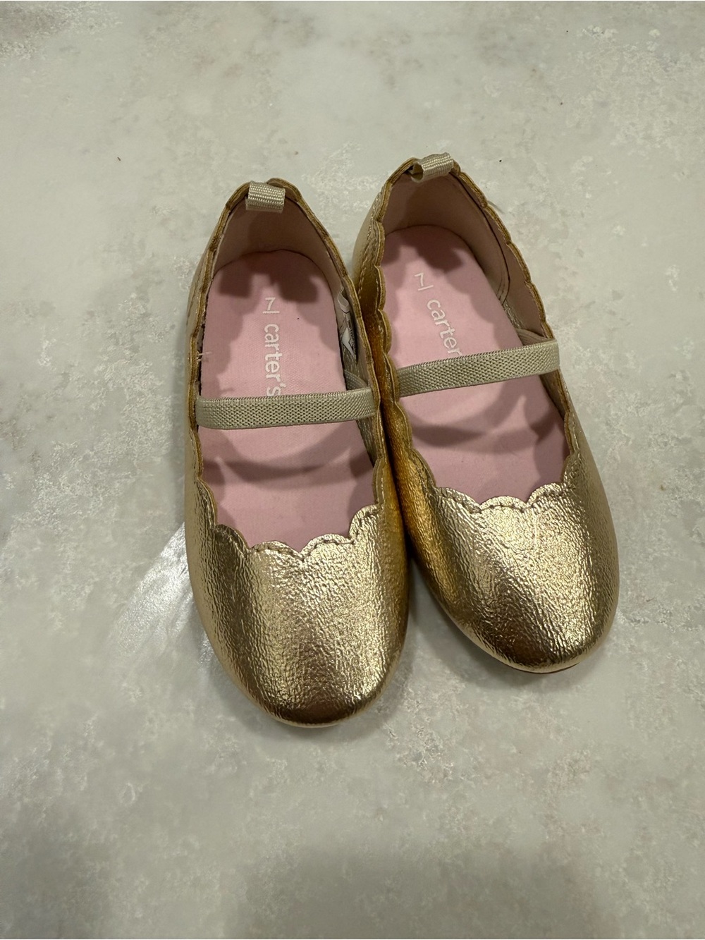 NWOT Carter's Girls Metallic Gold Scalloped Mary Jane Flats Size 7T